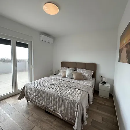 House Smiling Amazing Property For Vacation
