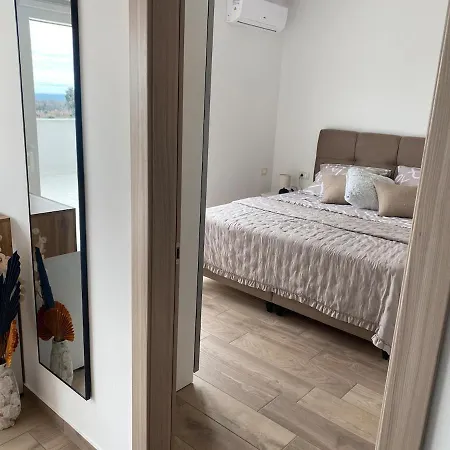 House Smiling Amazing Property For Vacation Apartment