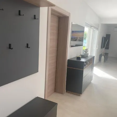 House Smiling Amazing Property For Vacation Apartment