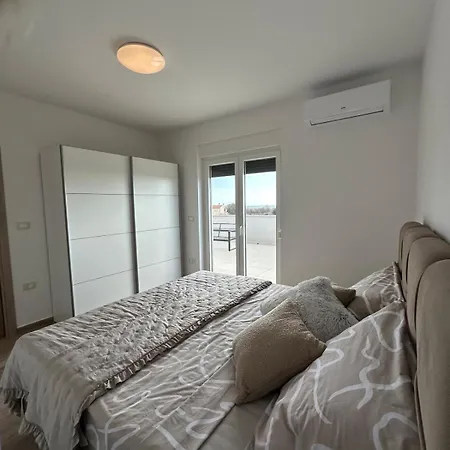 House Smiling Amazing Property For Vacation Apartment
